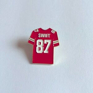 Taylor Swift 87 Chiefs Jersey Pin